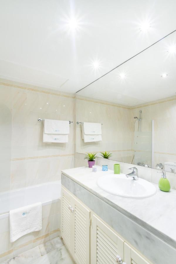 Marbella Banus Suites - Golden Beach Marbella Suite ภายนอก รูปภาพ